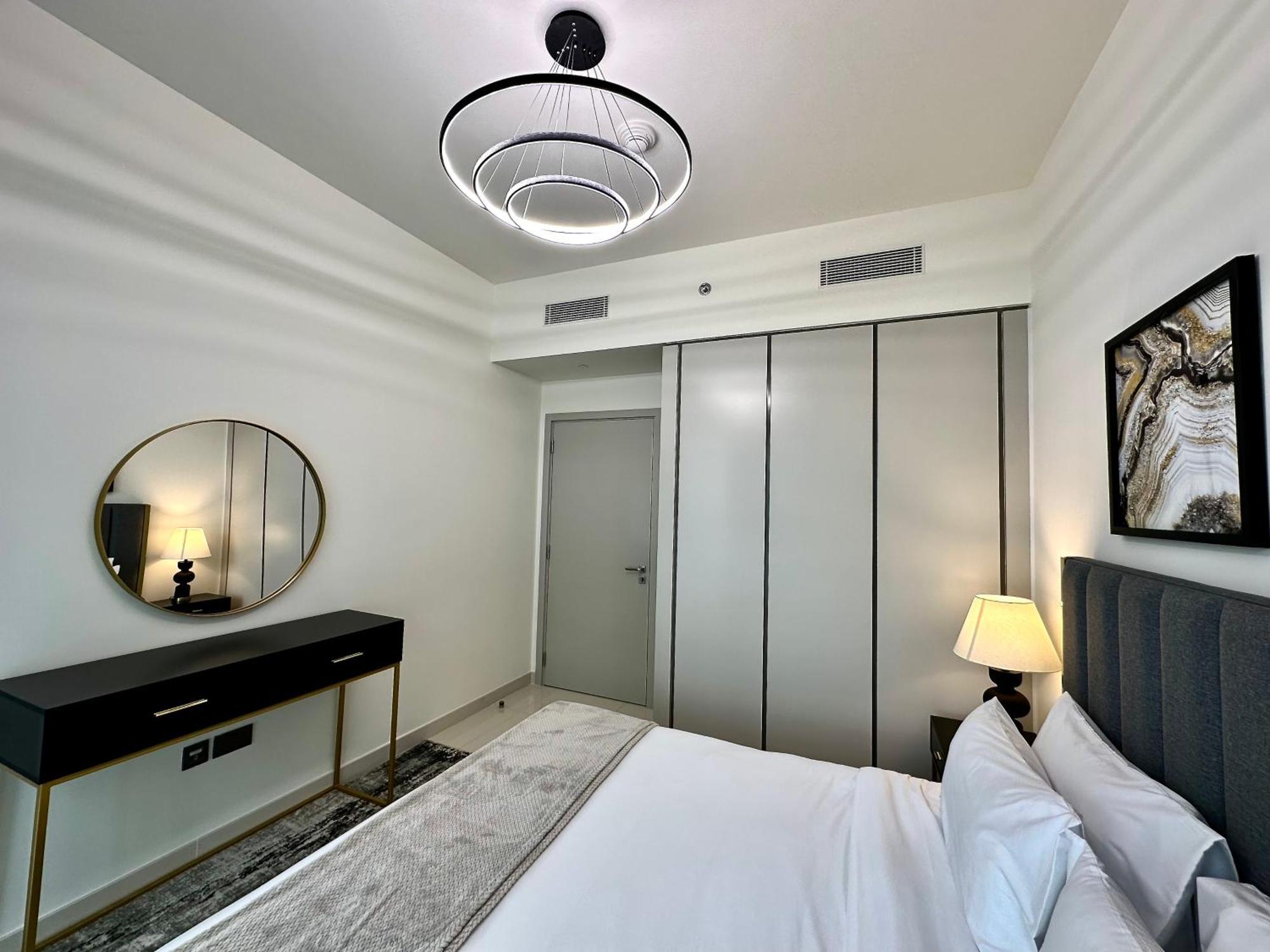 Lux Bnb I Sun Rise Bay I Palm & Sea View Apartment Dubai Exterior photo
